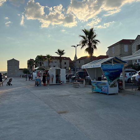 Amaizing Apartment Near Airport Kastel Stafilic ภายนอก รูปภาพ