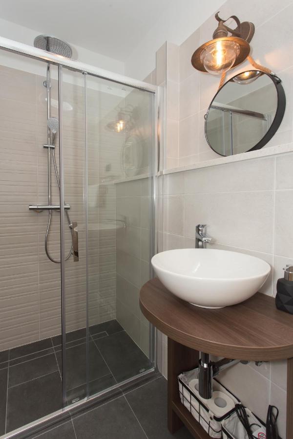 Amaizing Apartment Near Airport Kastel Stafilic ภายนอก รูปภาพ