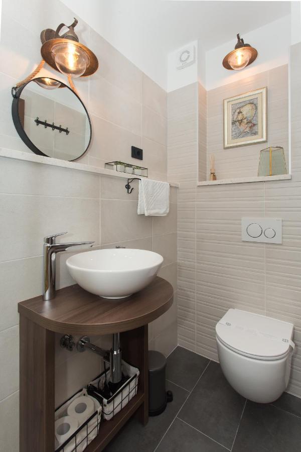 Amaizing Apartment Near Airport Kastel Stafilic ภายนอก รูปภาพ