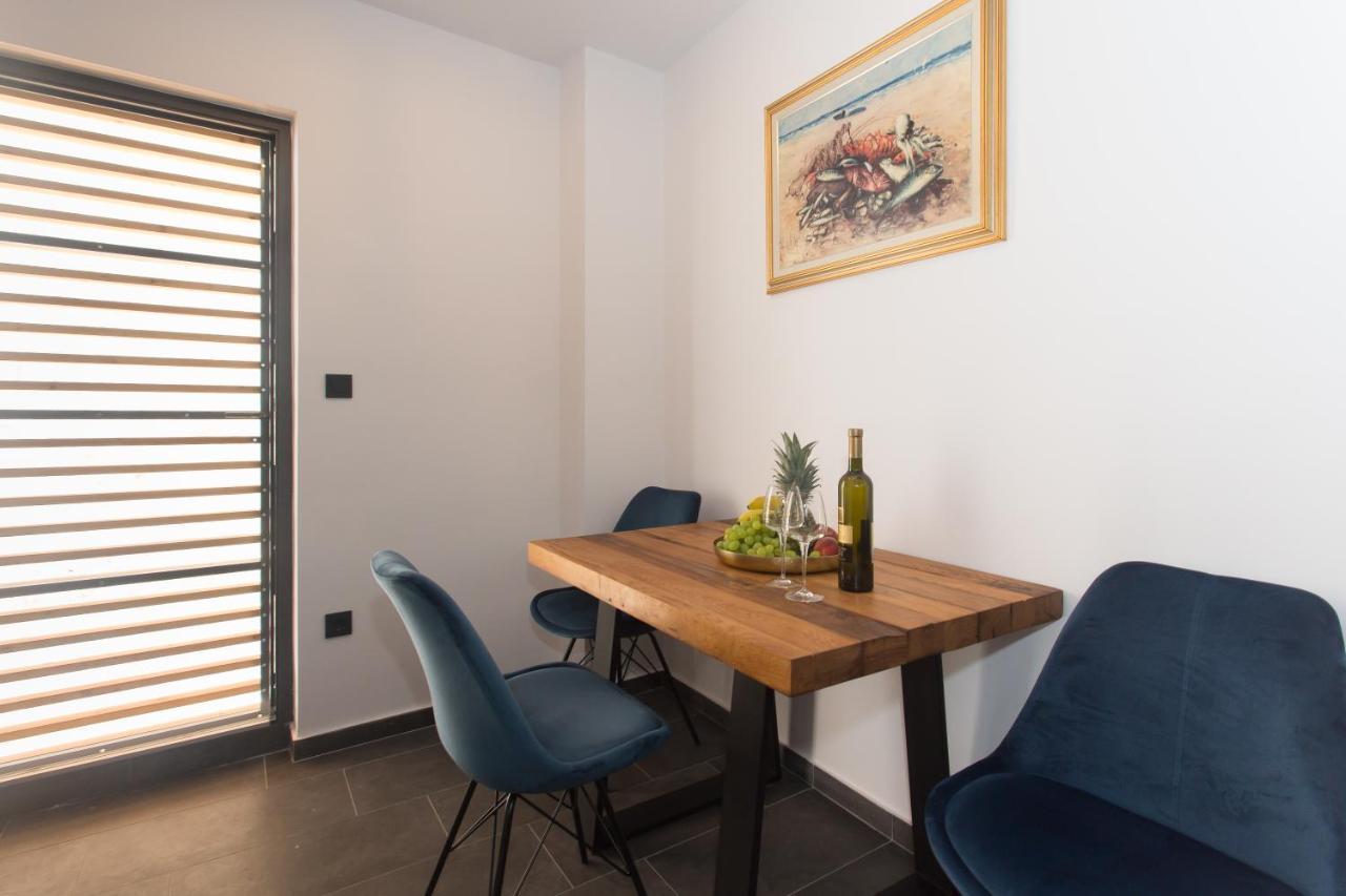 Amaizing Apartment Near Airport Kastel Stafilic ภายนอก รูปภาพ
