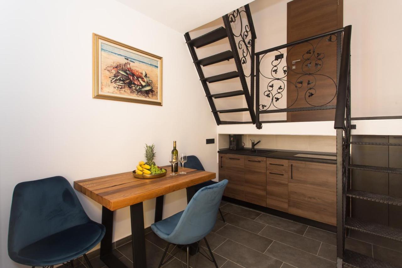 Amaizing Apartment Near Airport Kastel Stafilic ภายนอก รูปภาพ
