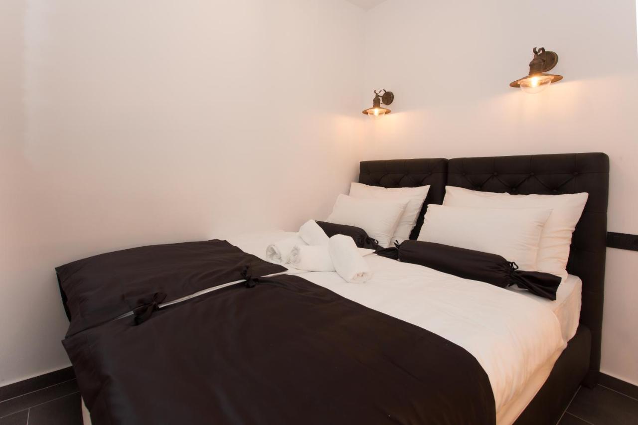 Amaizing Apartment Near Airport Kastel Stafilic ภายนอก รูปภาพ