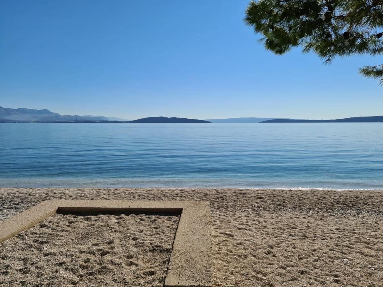 Amaizing Apartment Near Airport Kastel Stafilic ภายนอก รูปภาพ
